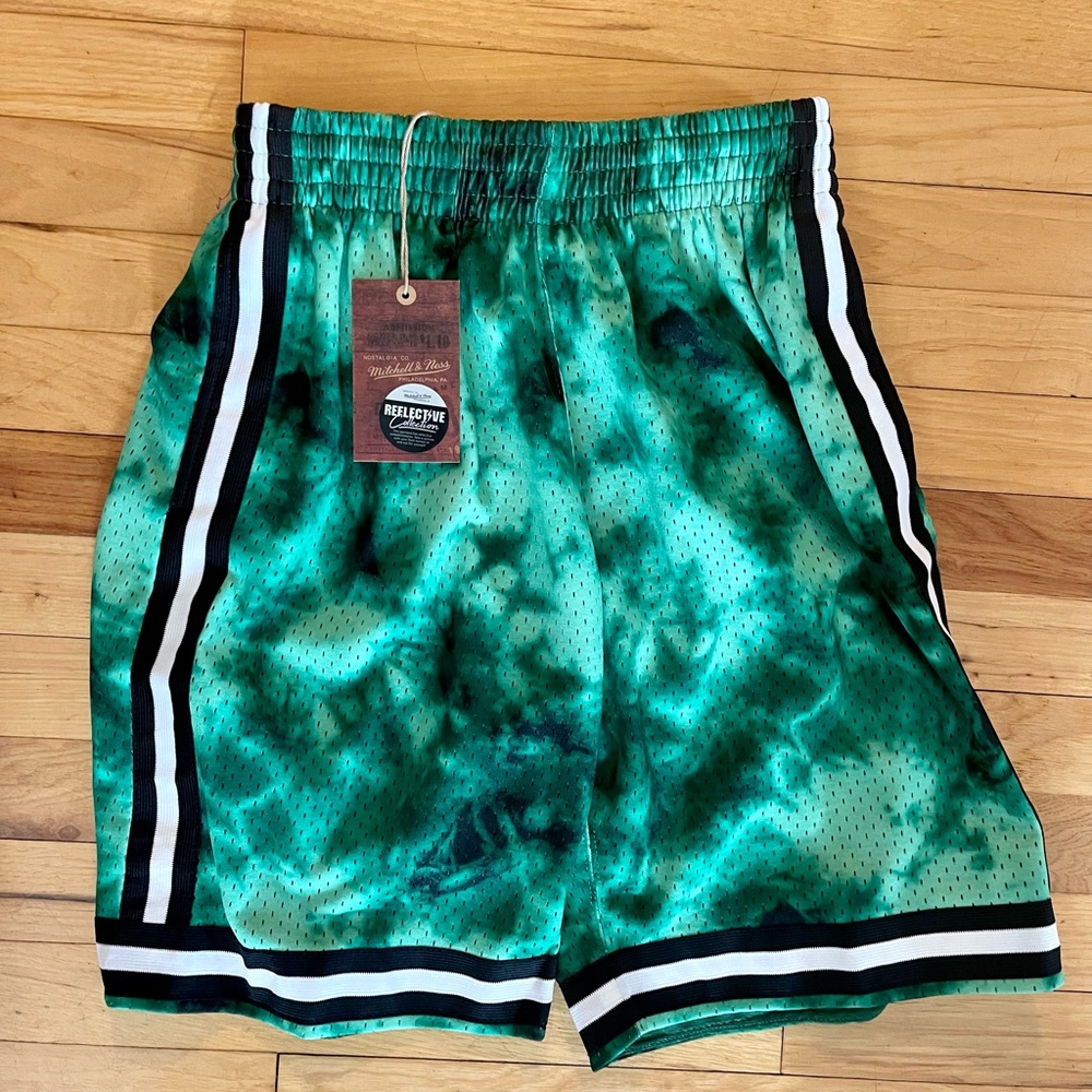 Mitchell & Ness Boston Celtics Shorts Mens Small Galaxy Green Swingman NWT